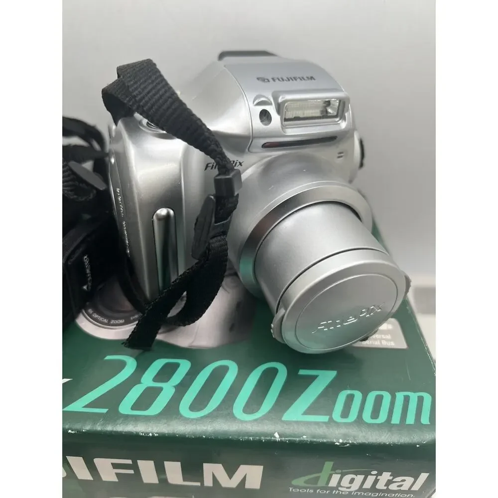 Fujifilm FinePix 2800 Zoom 2.0MP Digital Camera 6x Optical Zoom Parts Only
